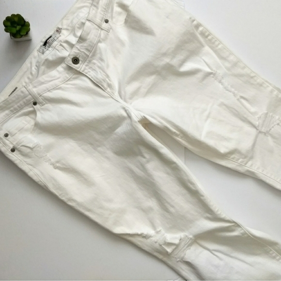 Torrid White Denim Distressed Boyfriend Jeans Size 22 - Picture 2 of 8